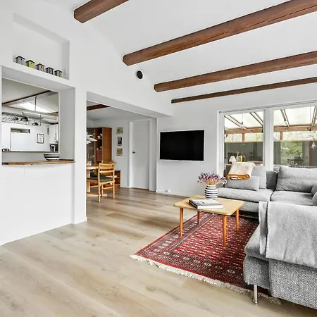 Beautiful In With Kitchen Feriehus *